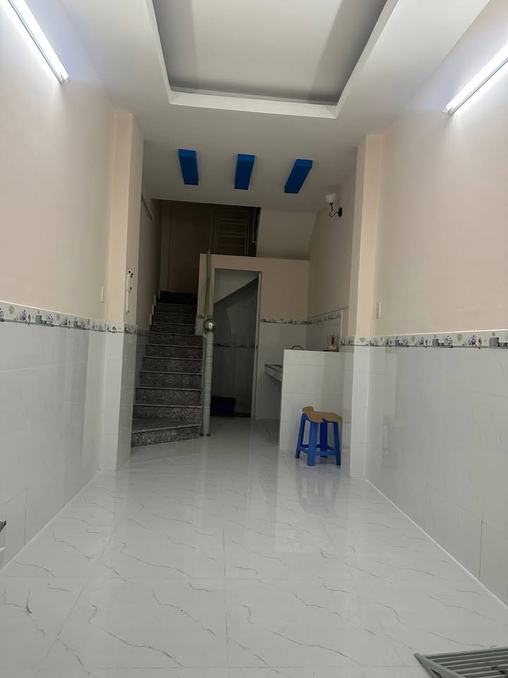 Nhà thuê hẻm 4m Hoàng Sa, quận 3 - 25m², giá 10 triệu/tháng - Nhà mới đẹp thích hợp cho gia đình!