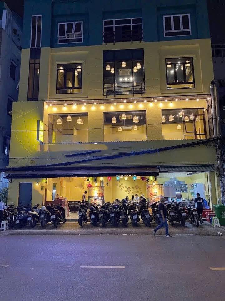 Cho thuê FrontHouse Phan Văn Trị, Quận 5 - Diện tích 72m², vị trí đắc địa!