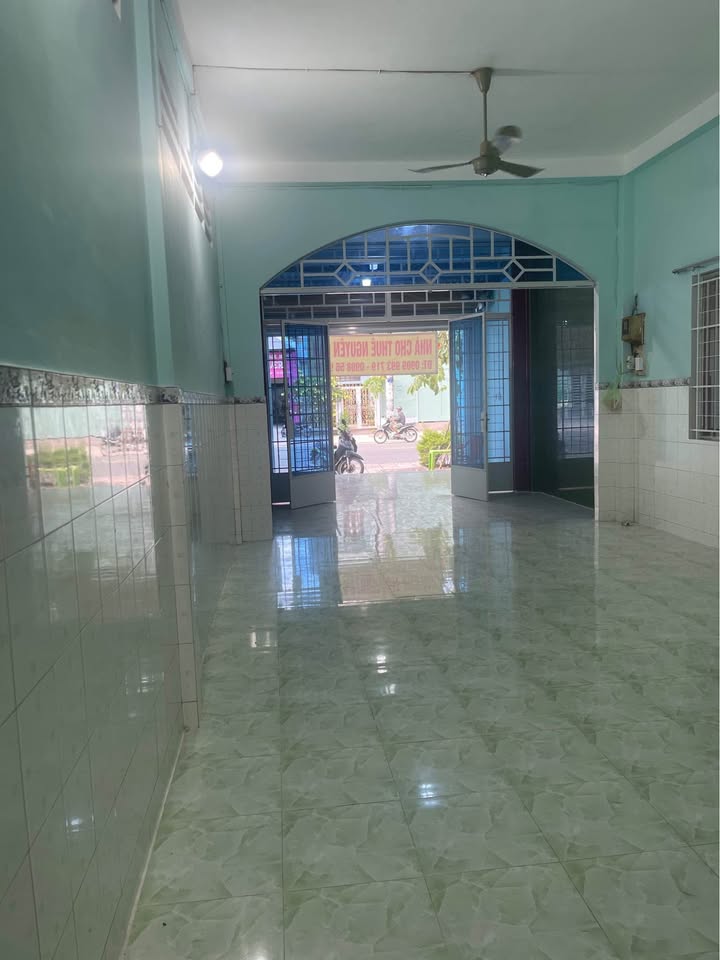 Nhà mặt tiền Lý Thường Kiệt, TP. Mỹ Tho 150m² giá 13 triệu - Thích hợp kinh doanh đa ngành!