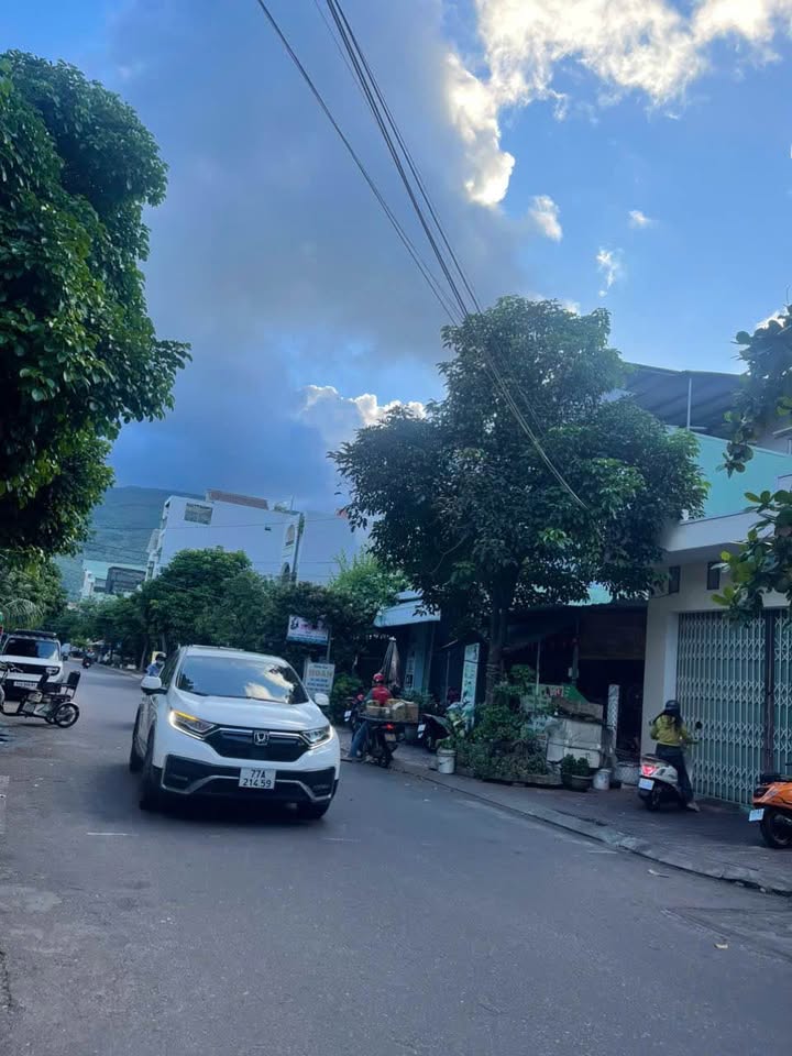 Nhà 3 Tầng Hẻm Quang Trung Quy Nhơn 43m² giá 2 tỷ - Gần biển và ĐHQN!