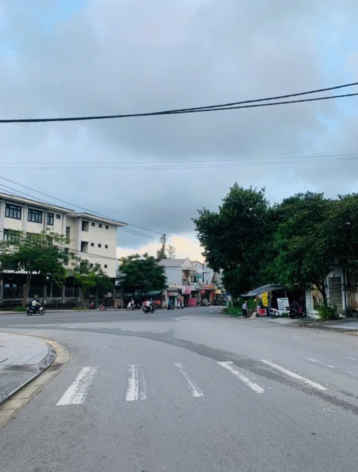 Đất Kiệt Ô Tô Đường Phan Bội Châu 104m² giá 2.2 tỷ - Đối diện công viên Đàn Nam Giao!