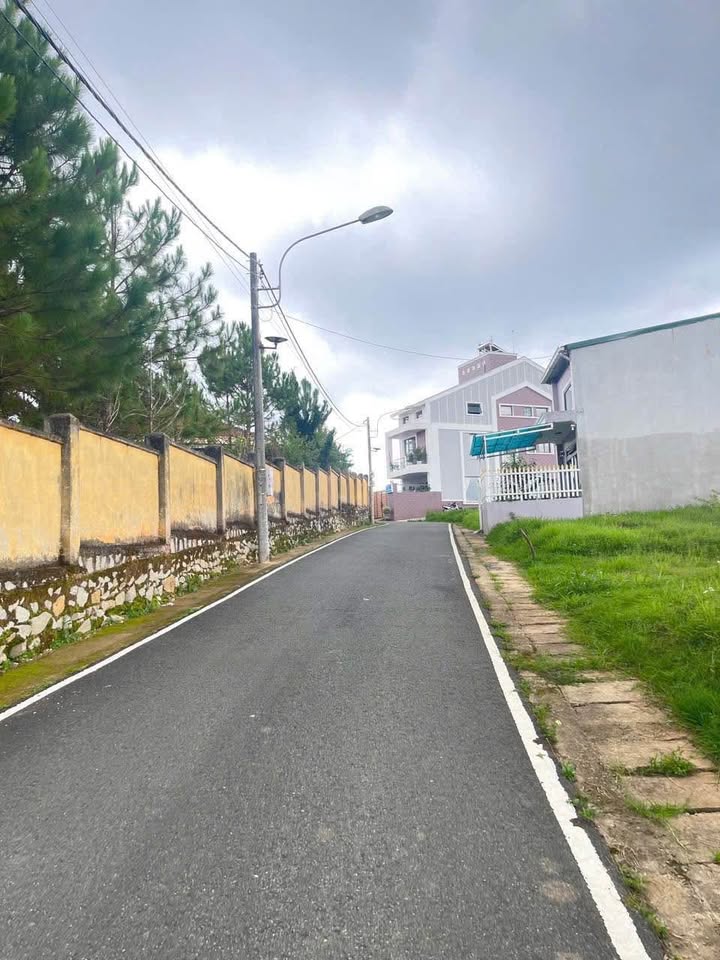Đất nền liên kế tại Đà Lạt 82m² giá 4.95 tỷ - Vị trí đắc địa gần chợ