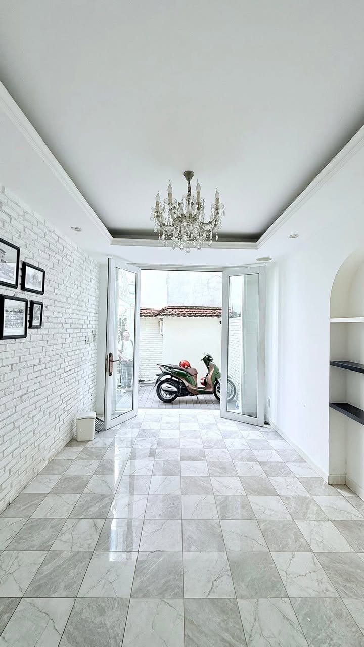 Nhà phố Cống Quỳnh, Quận 1, 40m² giá 9.8 tỷ - Chính chủ, sẵn sàng ở ngay!