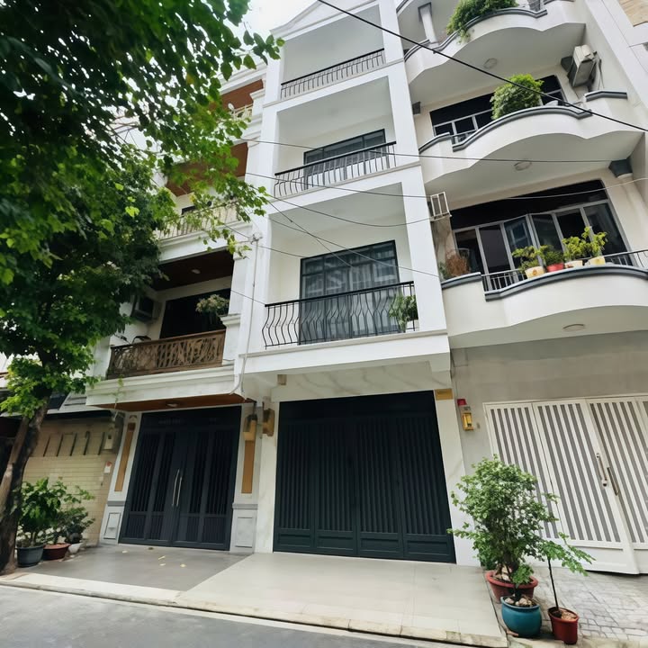 Nhà mới 4 tầng Tô Hiến Thành, Q.10 - 40m² giá 6 tỷ - Full nội thất sang trọng!