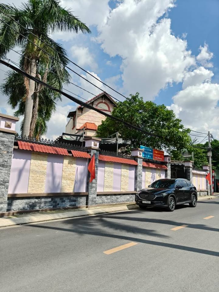 Biệt thự mặt tiền đường D4, phường Trung Mỹ Tây, Quận 12, diện tích 246m² - Vị trí đẹp, cho thuê 60 triệu/tháng!