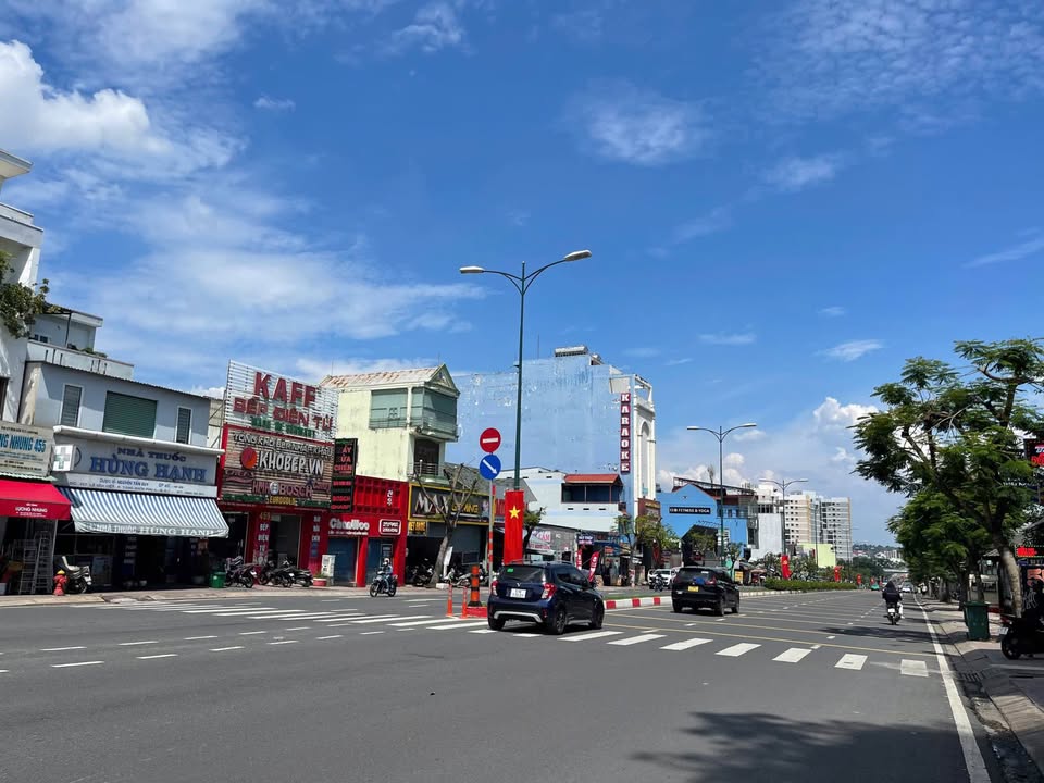 Cho thuê mặt bằng mặt tiền Lê Văn Việt, Thủ Đức 36m² - Không gian sạch đẹp, tiện lợi!