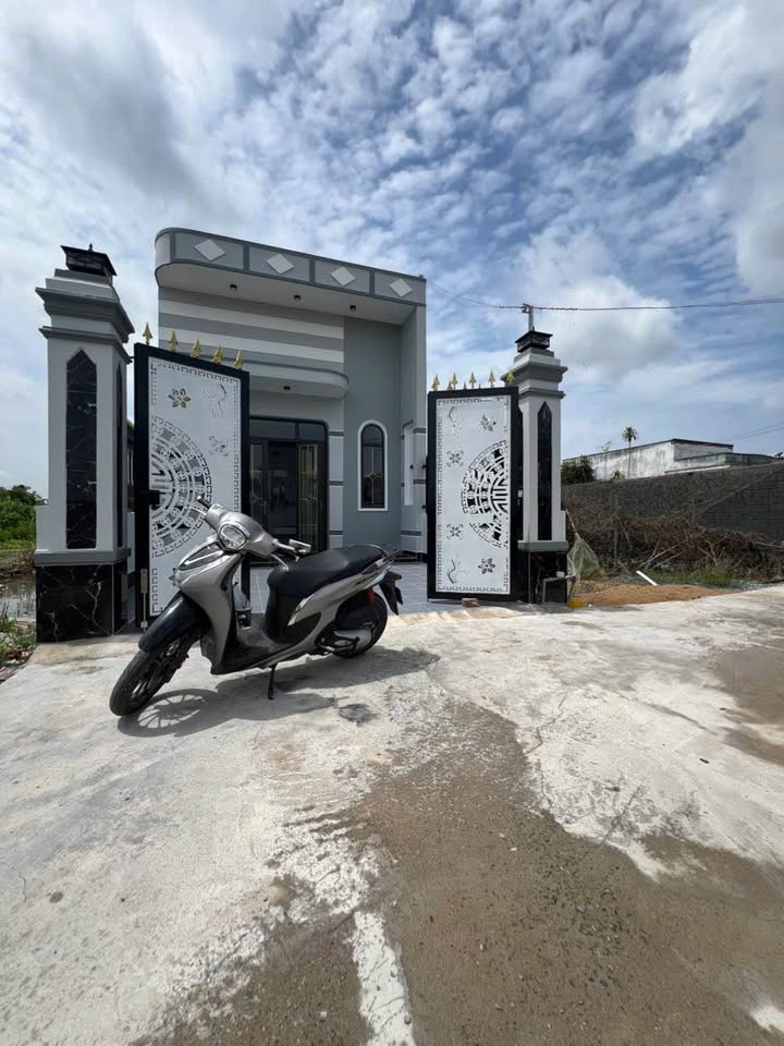 Nhà cấp 4 mới xây tại Ấp Lộc Trung, 98m² giá 1.9 tỷ - Đường xe hơi vào tận nhà!