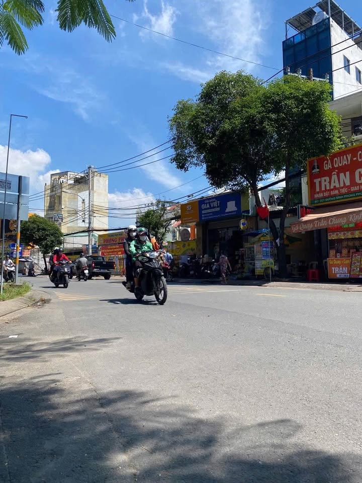 Nhà mặt tiền Đình Phong Phú, Thủ Đức 62m² giá 8.9 tỷ - Cơ hội đầu tư hiếm có!