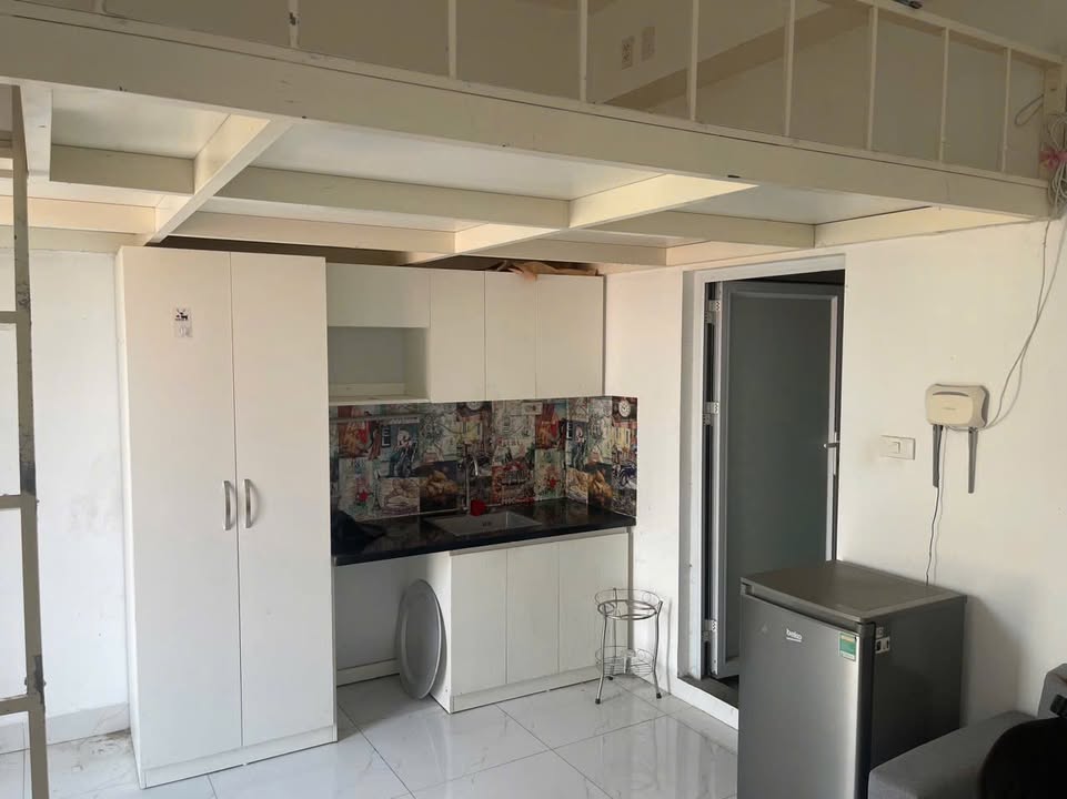 Phòng cho thuê tại Ngõ 132 Cầu Giấy 18m² - Không chung chủ, thoáng mát, giá tốt!