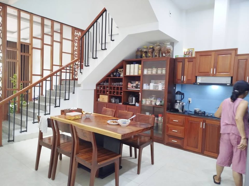 Nhà 3 tầng khu đô thị Nam Hòa Xuân 105m² giá 7.5 tỷ - Dân cư văn minh, thuận tiện sống!