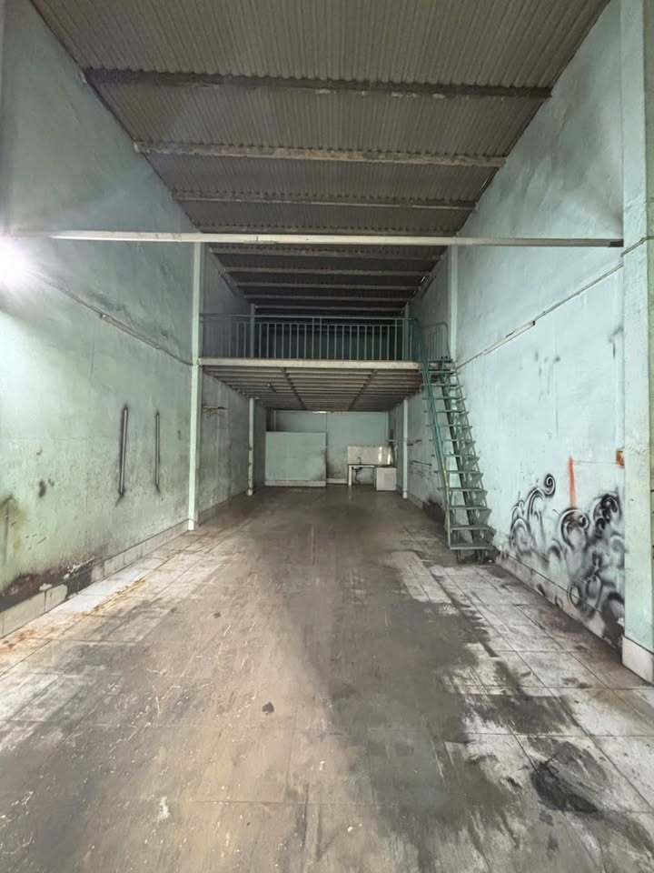 Nhà cấp 4 lửng hẻm 129 Liên Khu 5-6, Bình Tân, 90m² giá 4.15 tỷ - Thương lượng hấp dẫn!