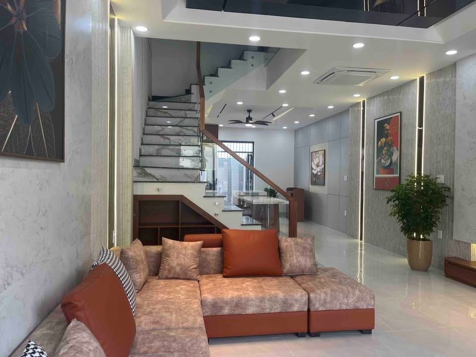 Nhà 3 tầng 1 tum KĐT Mỹ Gia Nha Trang 100m² giá 8.65 tỷ - Sẵn sàng vào ở ngay!