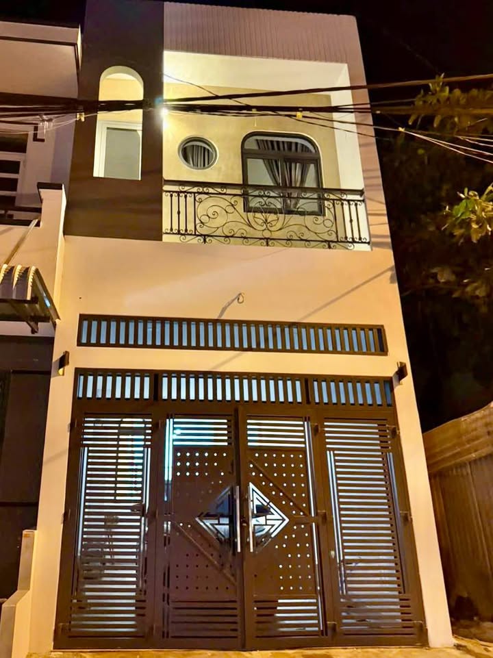 Nhà 2 tầng tại Vĩnh Hoà, Nha Trang 62.3m² giá 4.7 tỷ - Thiết kế sang trọng, gần biển!