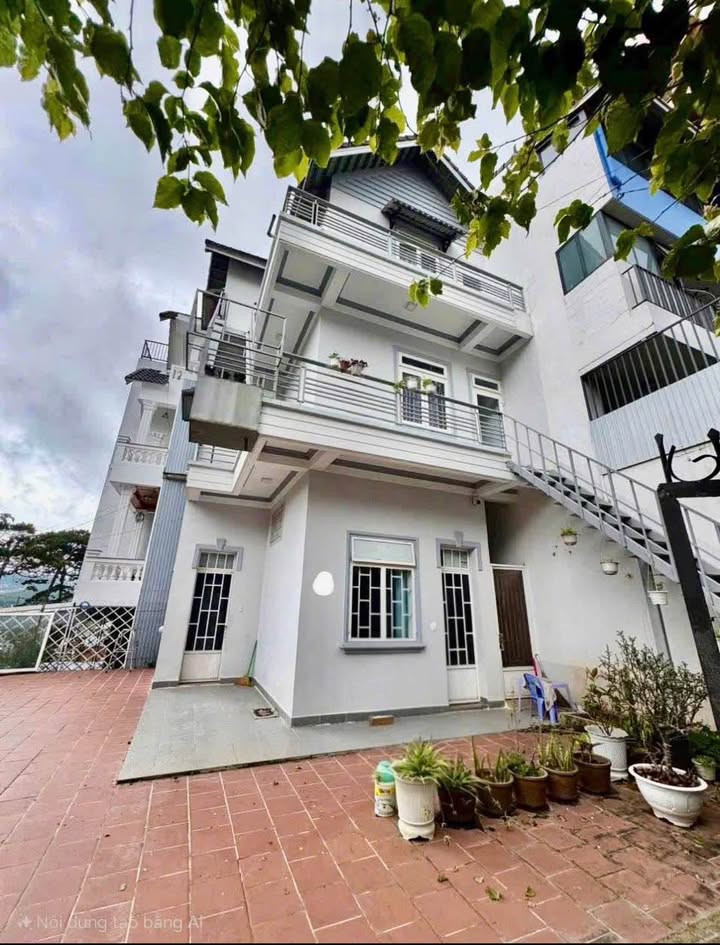 Nhà 3 tầng mặt tiền gần chợ Ngô Quyền, Đà Lạt - Sổ hồng chính chủ