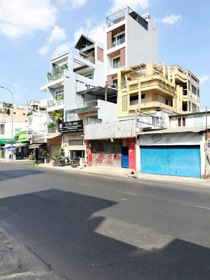 Nhà mặt tiền kinh doanh Lạc Long Quân 162m² giá 34.5 tỷ - Vị trí vàng Tân Bình!
