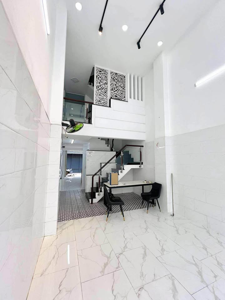 Nhà mặt tiền đường Tân Hương, Tân Phú 72m² giá thỏa thuận - Kinh doanh sinh lời ngay!