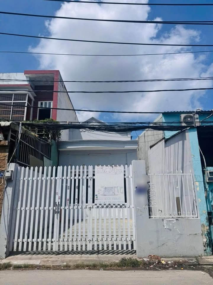 Nhà cấp 4 mặt tiền đường 836, phường Phú Hữu 103.5m² giá 7.8 tỷ - Tiện ích đầy đủ!