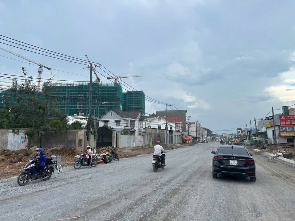 Đất đầu tư mặt tiền Lò Lu, Quận 9, 110m², giá 9.5 tỷ - Cơ hội không thể bỏ lỡ!