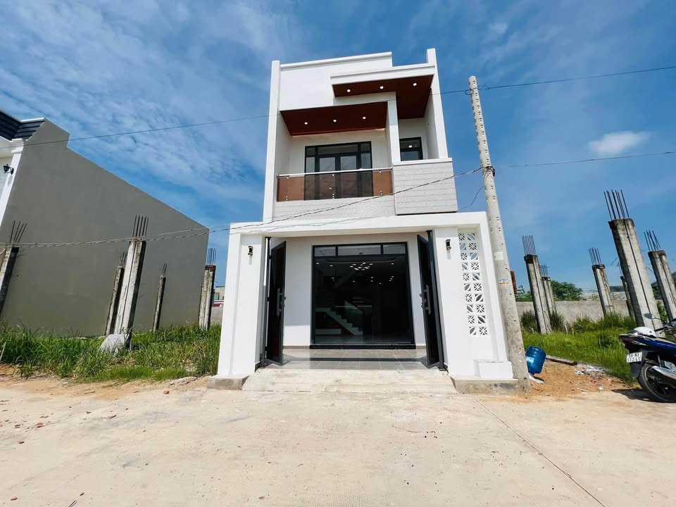 Nhà bán chính chủ Biên Hòa 100m² giá 2.1 tỷ - Gần cây xăng 75, mặt tiền rộng!