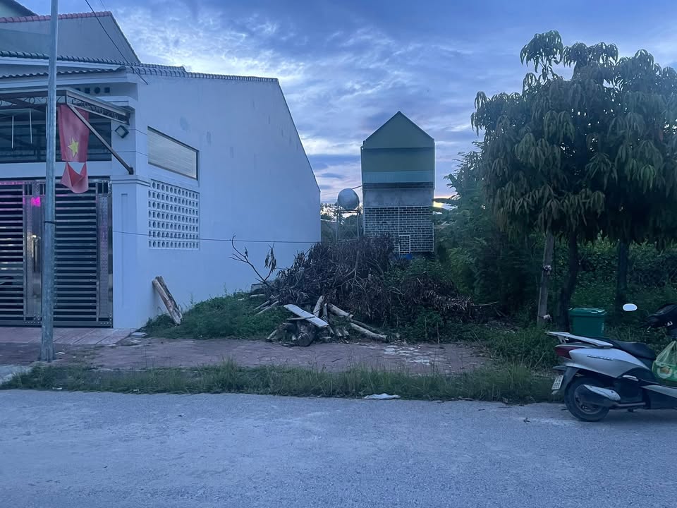 Đất KĐT Thị trấn Anh Sơn 140m² giá 1.9 tỷ - Đầu tư sinh lời ngay!