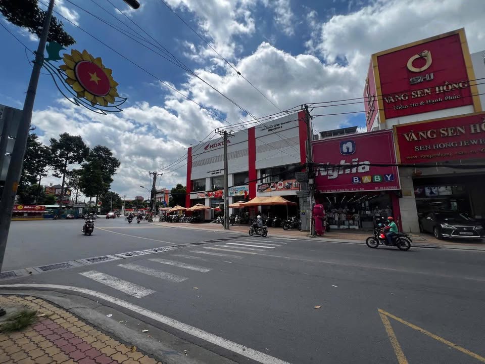 Bán gấp FrontHouse 232 Võ Văn Ngân, Thủ Đức diện tích 155m² - Đầu tư sinh lời cao!