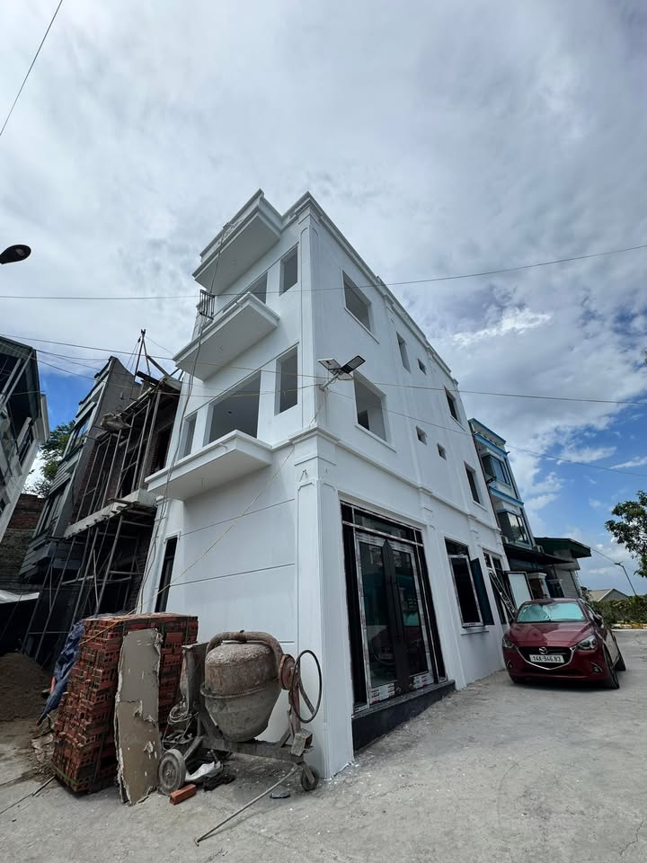 Nhà 3 tầng Cao Xanh 54m² giá 3.25 tỷ - Căn góc thoáng mát, ô tô đỗ cửa!