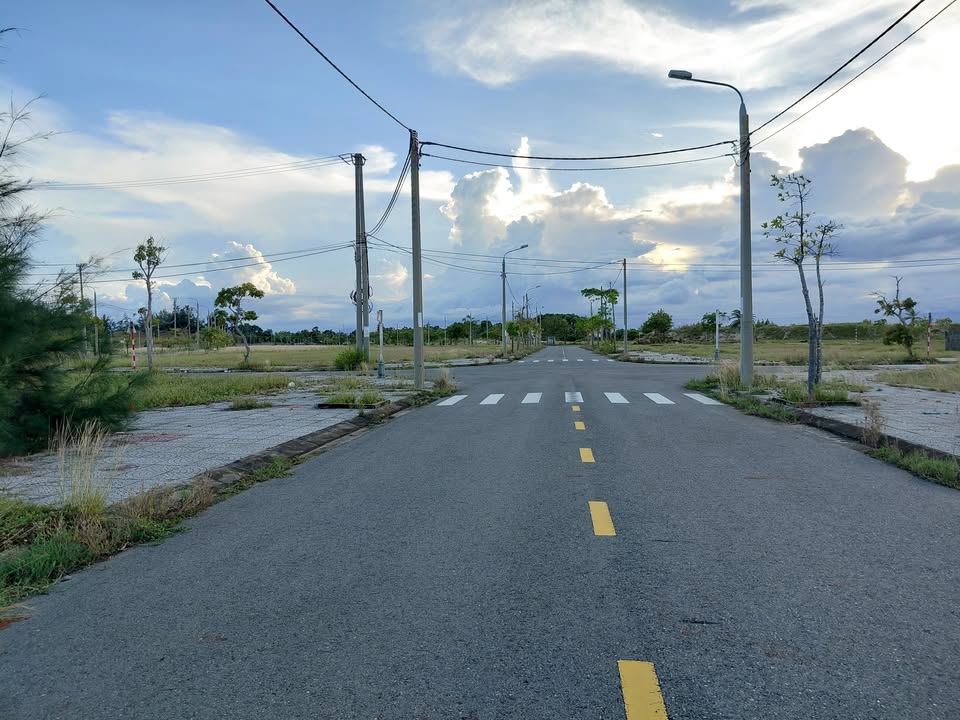 Đất KĐT Ngọc Dương 100m² giá 2.95 tỷ - Sổ đỏ chính chủ, gần biển!