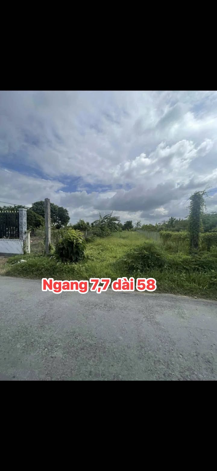 Đất nền mặt tiền đường HL05B, Bình Ân, Gò Công Đông - Sổ đỏ chính chủ, giá 650 triệu!