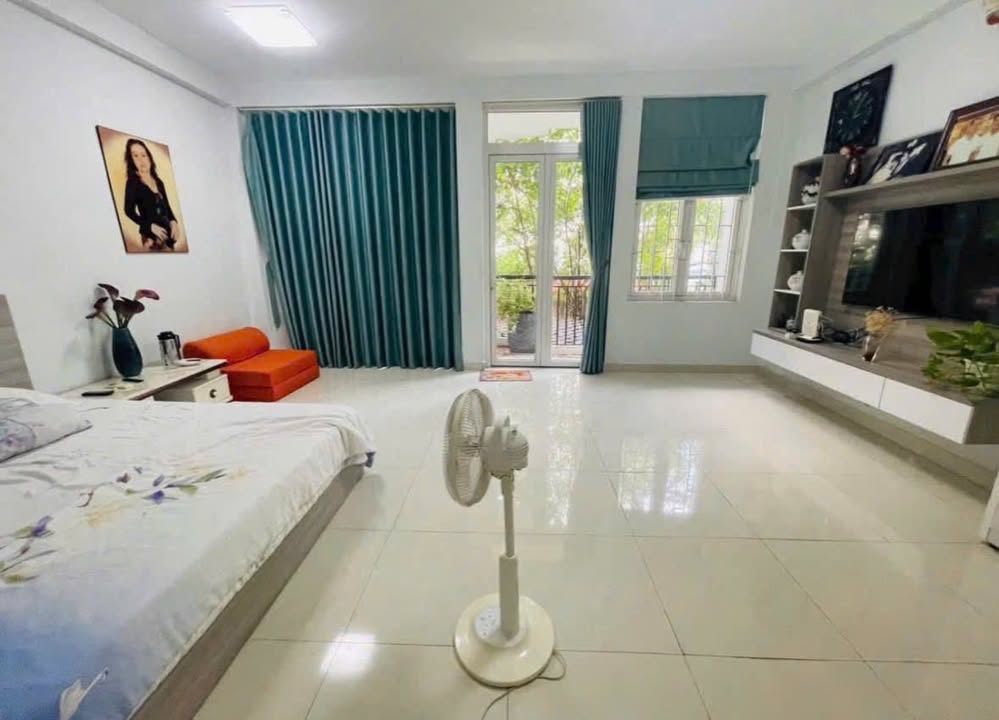 Nhà nguyên căn mặt tiền đường Số quận 7, 90m² giá 30 triệu - Phù hợp làm văn phòng hoặc kinh doanh!