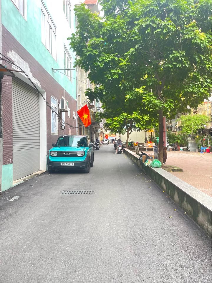 Nhà 3 tầng mặt phố Nguyễn Trãi, Thanh Xuân 60m² giá 12 tỷ - Lô góc ô tô vào nhà!