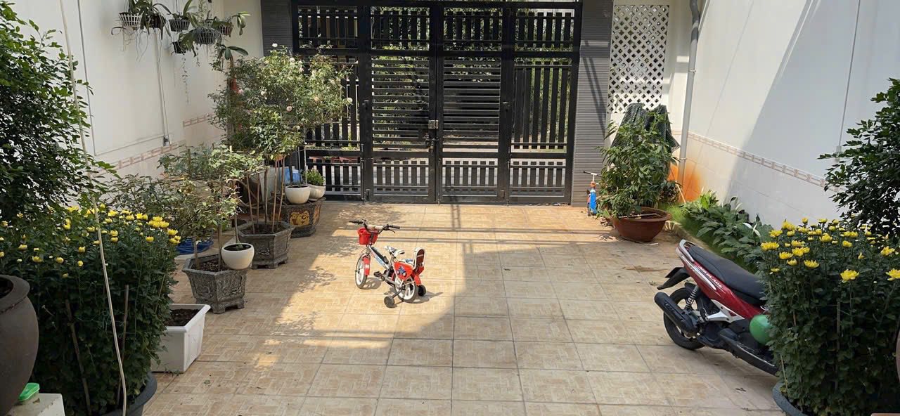 Nhà riêng khu cư xá Công an, Tân Hiệp, Biên Hòa 209m² giá 7.7 tỷ - Sổ hồng chính chủ, thương lượng!