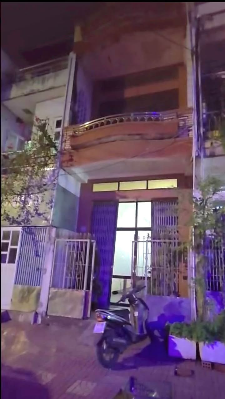 Nhà Mặt Tiền Đường Trần Hưng Đạo Quy Nhơn 62m² giá 4.9 tỷ - Vị trí đắc địa gần biển!