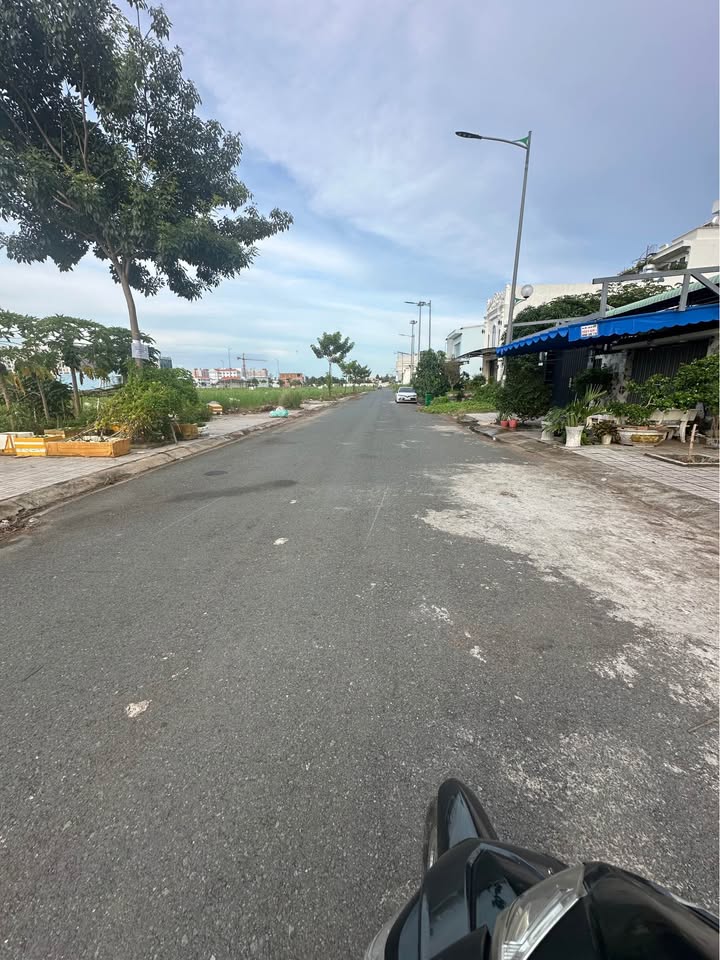 Đất nền khu Golden Long Xuyên 100m² giá 2 tỷ - Đầu tư sinh lời hấp dẫn!