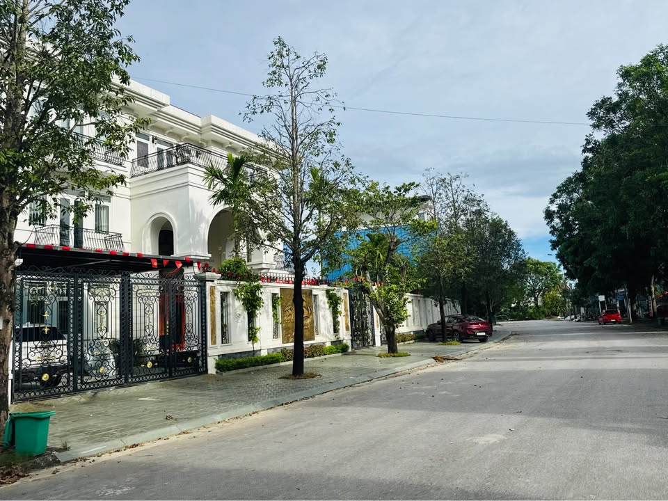 Nhà phố An Hoạch 90m² giá 4.2 tỷ - Nhà mới thiết kế hiện đại!