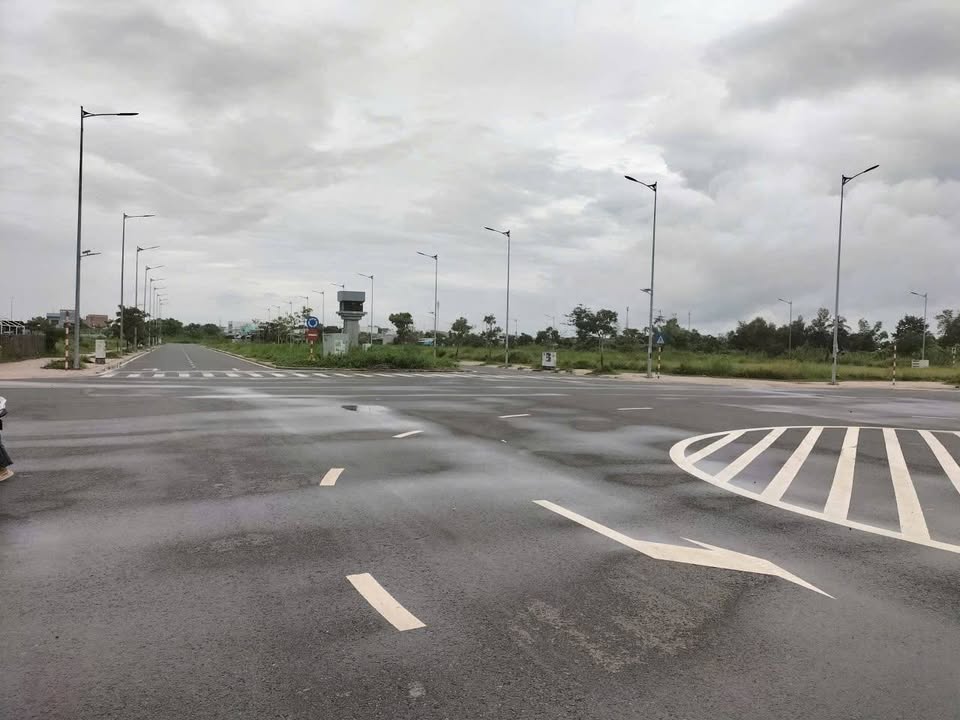 Đất nền góc 540m² Golden City - Phường Mỹ Hòa cũ, chỉ 21.6 tỷ - Cơ hội đầu tư tuyệt vời!