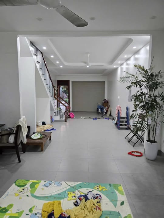 Nhà phố 3 tầng tại Băng 2 Ngô Gia Tự, Vĩnh Phúc 100m² giá 5 tỷ - Thiết kế hiện đại, tiện nghi đầy đủ!