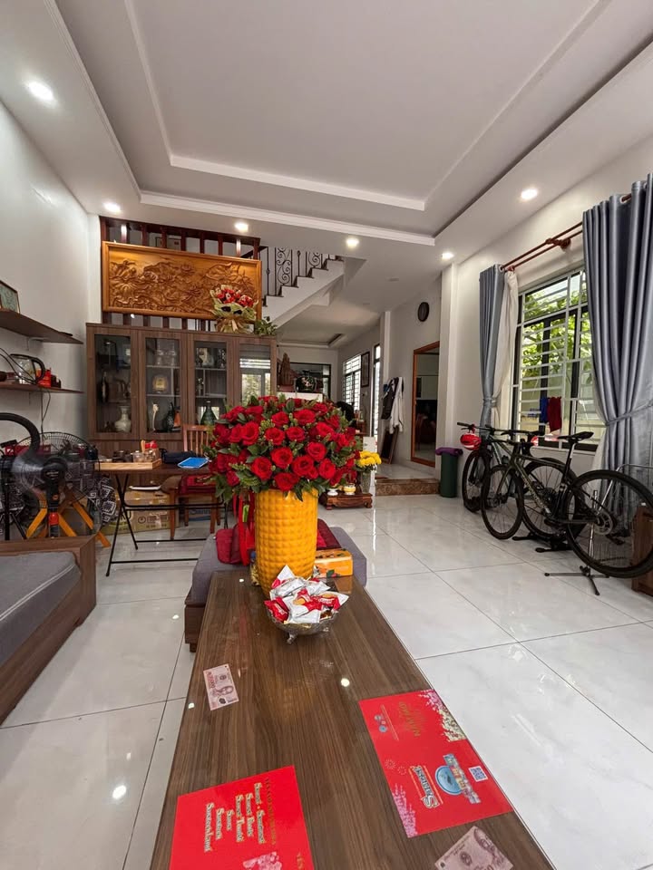 Cho thuê nhà nguyên căn 3 tầng đường Phong Châu 100m² giá 27 triệu - Đậu ô tô tận cửa!