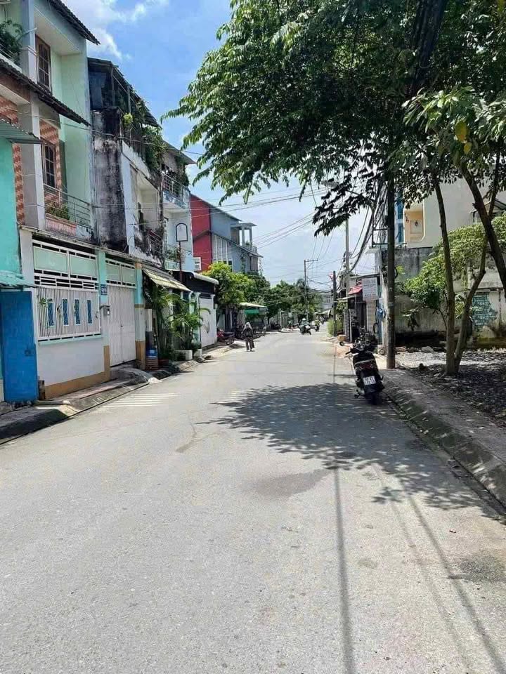 Đất nền mặt tiền đường 102, Tăng Nhơn Phú A, Quận 9, 205m² giá 10.5 tỷ - Cơ hội đầu tư tuyệt vời!