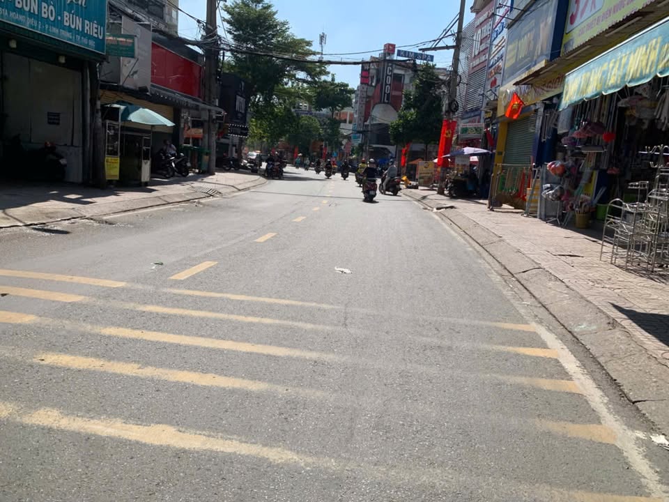 Nhà phố Thủ Đức 67m² giá thỏa thuận - Hẻm tải gần Đại học Ngân Hàng!