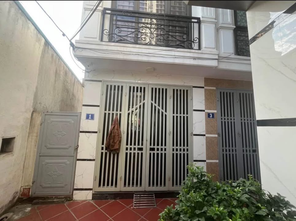 Nhà đẹp 8m² đường Bát Khối, Đông Dư, Gia Lâm giá 4 tỷ - Sẵn sàng vào ở!