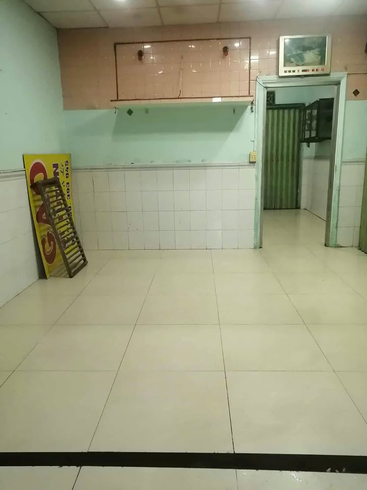 Nhà cho thuê 3 mặt tiền Lạc Long Quân P5, Quận 11 - Giá 8 triệu/tháng, không thể bỏ qua!