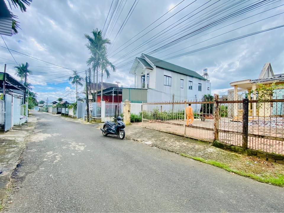 Đất thổ cư Bảo Lộc 110m² giá 2.2 tỷ - Mặt tiền hẻm ô tô vào thoải mái!