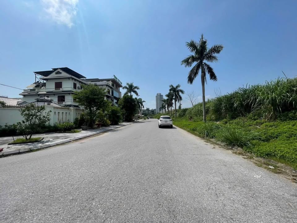 Đất nền góc 775m² tại Cao Xanh - Hà Khánh - Sổ đỏ chính chủ, giá thỏa thuận!