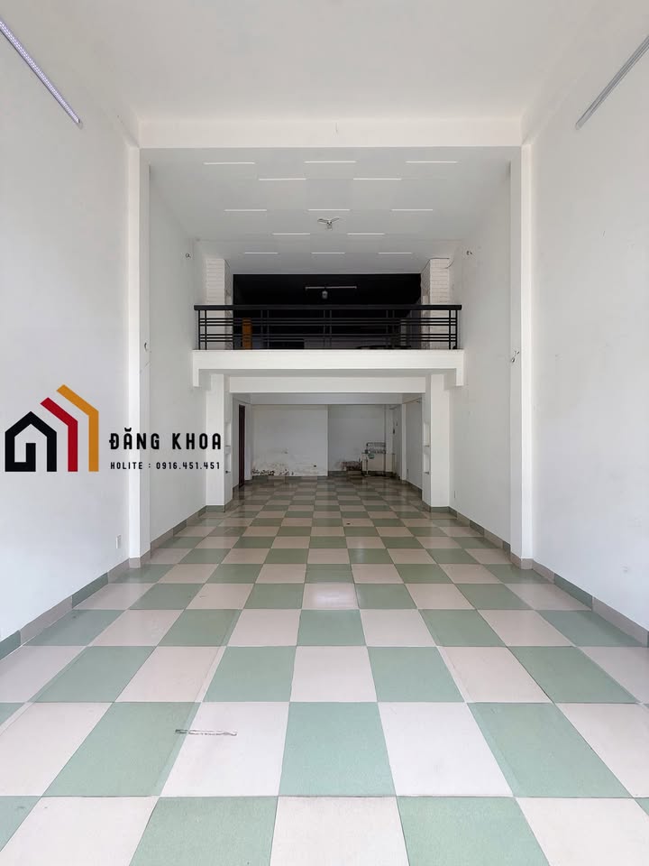 Nhà mặt tiền Nguyễn Thị Minh Khai, Buôn Ma Thuột 142m² giá 18 triệu - Kinh doanh sầm uất!