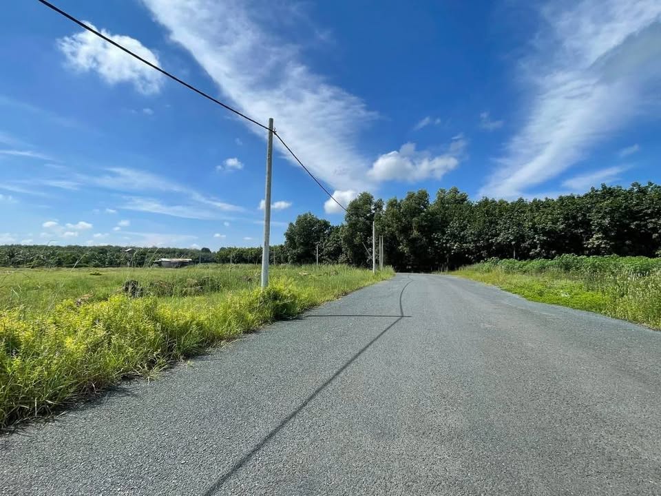 Đất thổ cư Hưng Long 227m² giá chỉ 770 triệu - Cách KCN Becamex 500m!