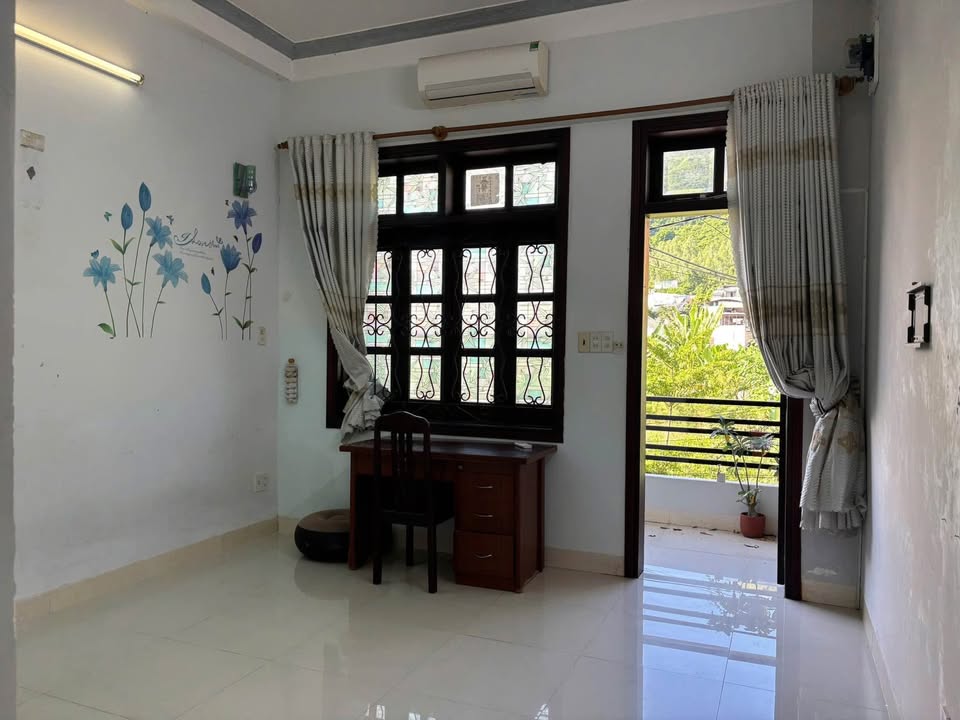 Nhà nguyên căn Vĩnh Hải Nha Trang 72m² giá 11 triệu - Thuận tiện đi lại!