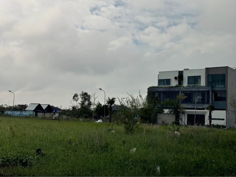 Đất lô góc đường Nguyễn Huệ, Vinh 198m² giá 3 tỷ - Đầu tư sinh lời ngay!