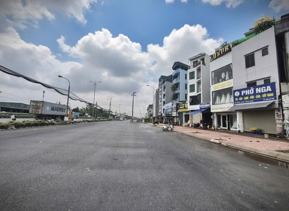 Đất mặt đường QL1A Thanh Trì 30m² giá 9 tỷ - Cơ hội vàng cho nhà đầu tư!