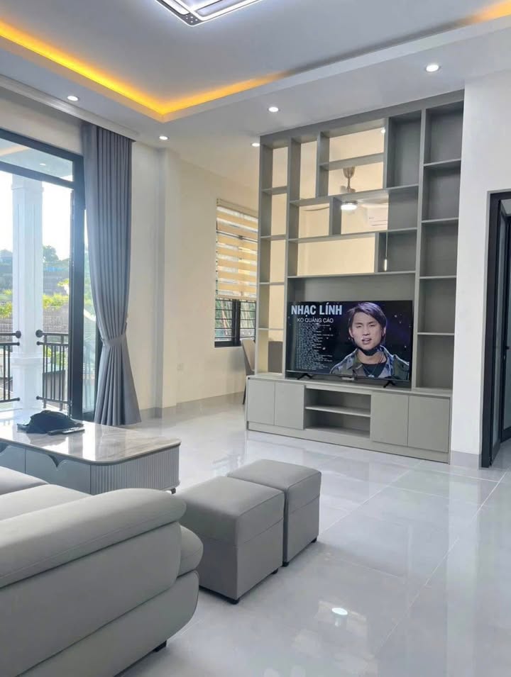 Nhà mái thái Hạ Long 162m² giá 2.7 tỷ - Full nội thất cao cấp!