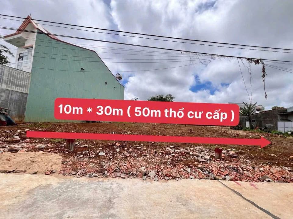 Đất thổ cư hẻm 85 Võ Văn Kiệt, Pleiku 300m² giá chỉ 1.8 tỷ - Cơ hội đầu tư tuyệt vời!